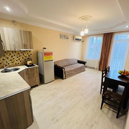 Aparthotel My Home Батуми Екстериор снимка