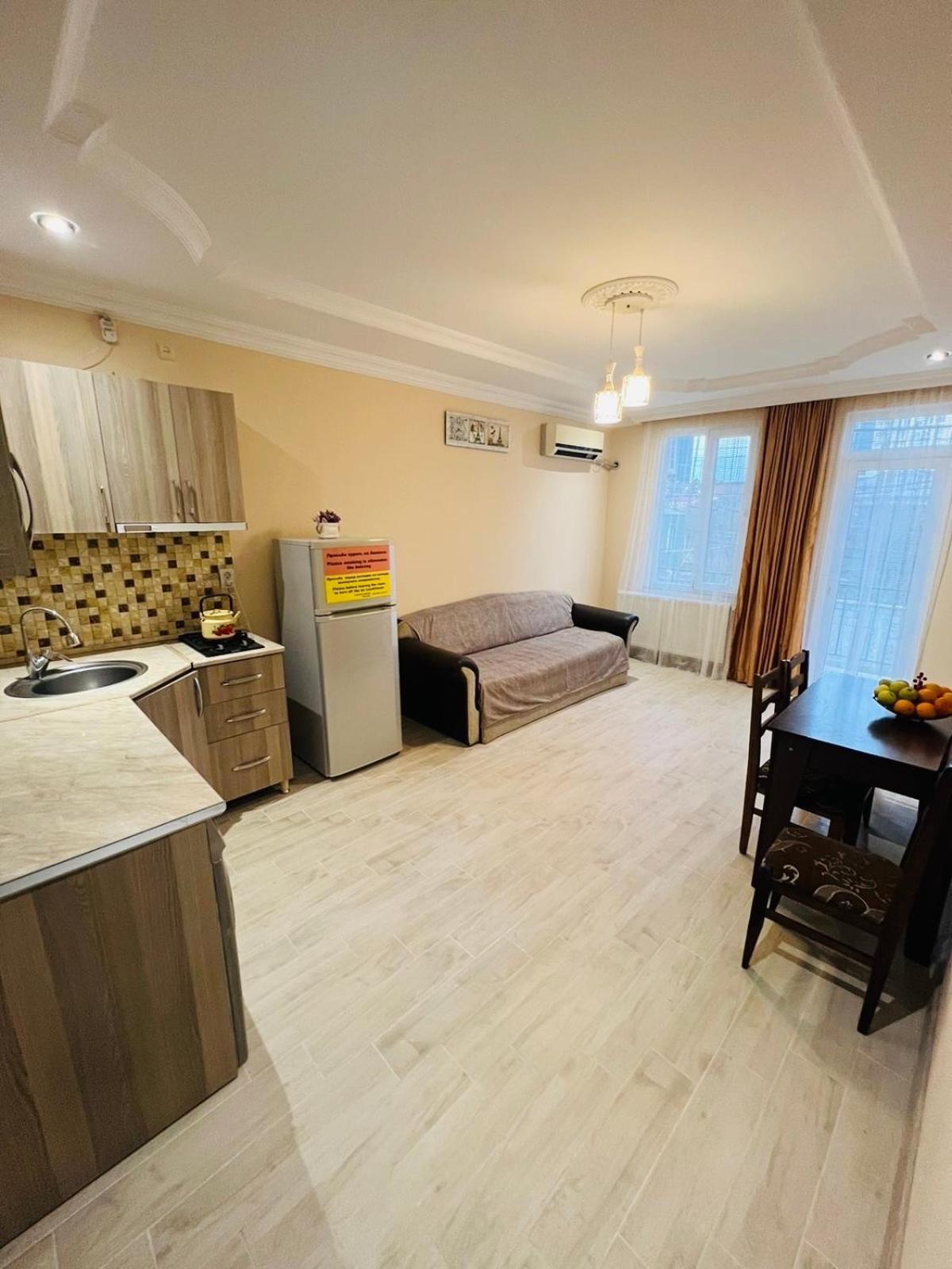 Aparthotel My Home Батуми Екстериор снимка