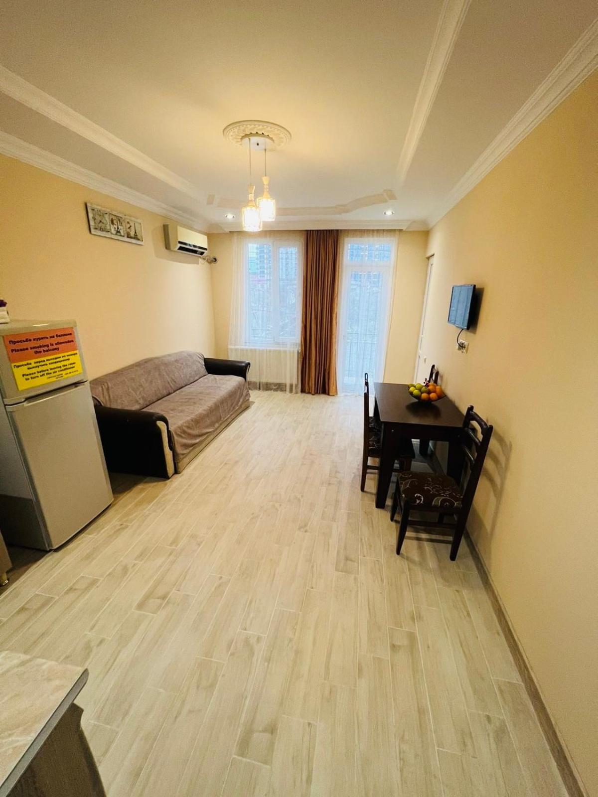 Aparthotel My Home Батуми Екстериор снимка
