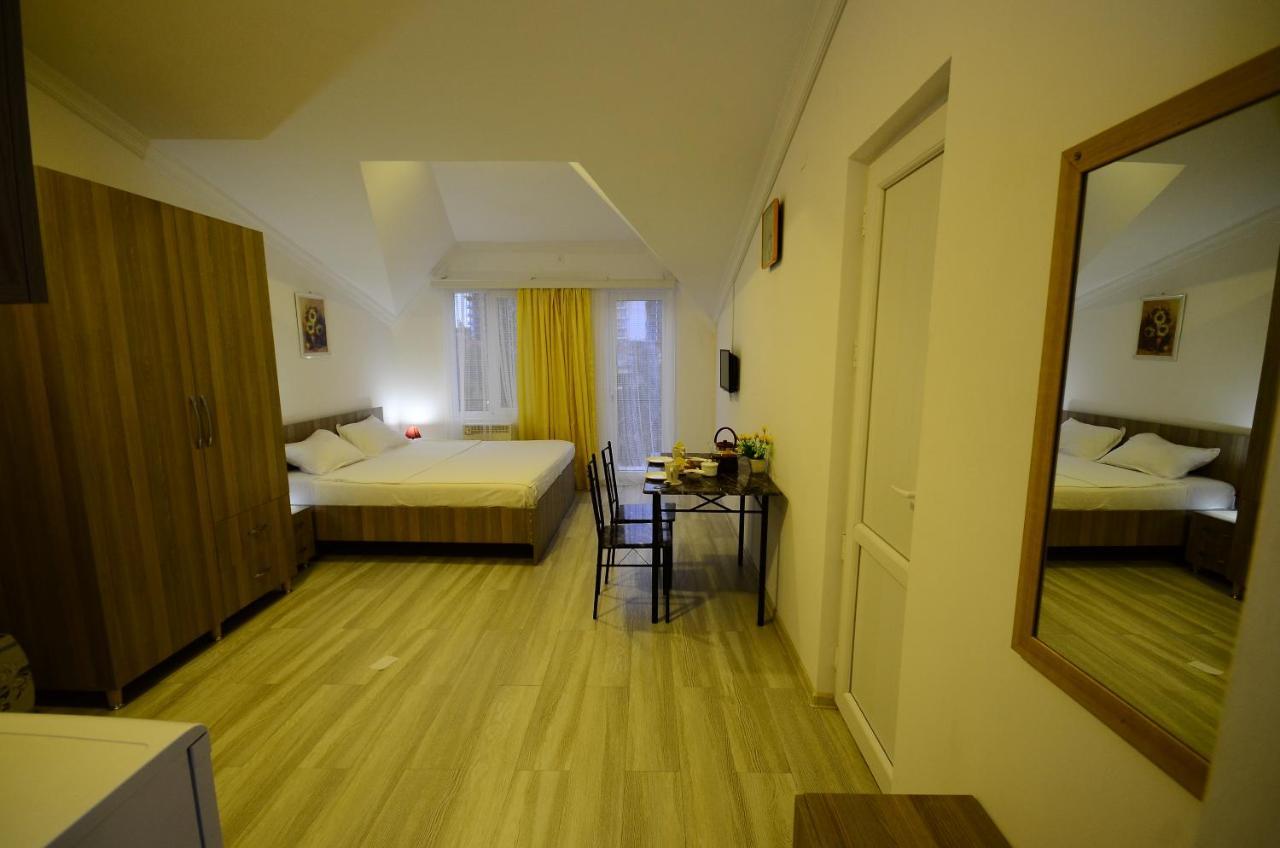 Aparthotel My Home Батуми Екстериор снимка